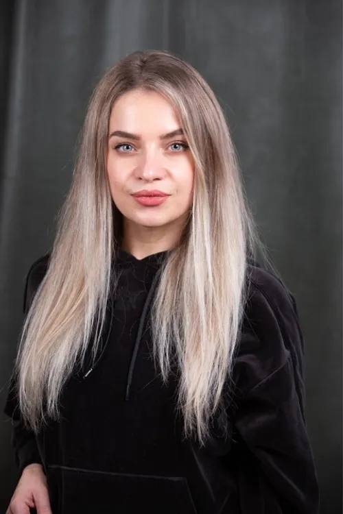 Ekaterina — negletekniker, Klinik Inessa